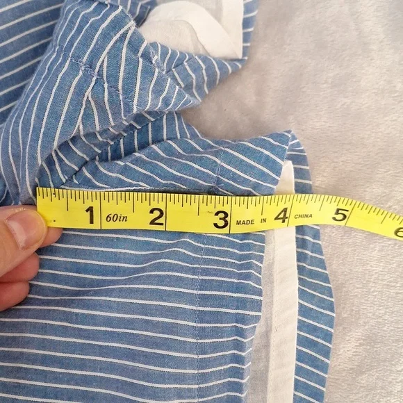 Vineyard Vines blue striped embroidered shorts, small - Picture 8 of 10